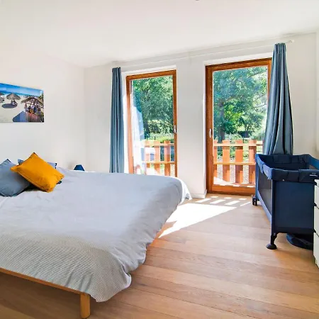 펜션 Spacious Holiday In Hamoir, Between Durbuy And