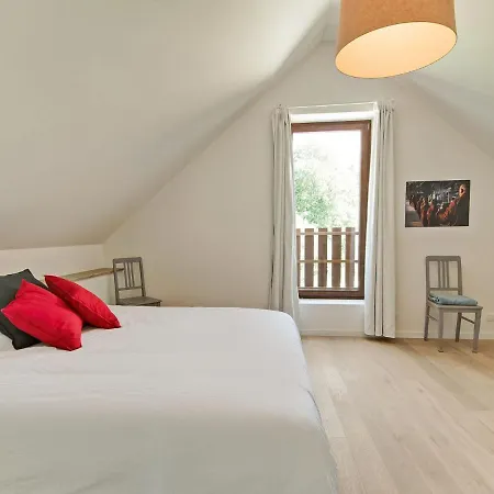 펜션 Spacious Holiday In Hamoir, Between Durbuy And Hamoir